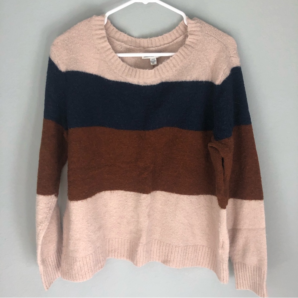 American Eagle Colorblock Sweater in Rust, Navy Blue, and Cream